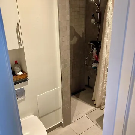 Apartman Cozy Close To And Parks *